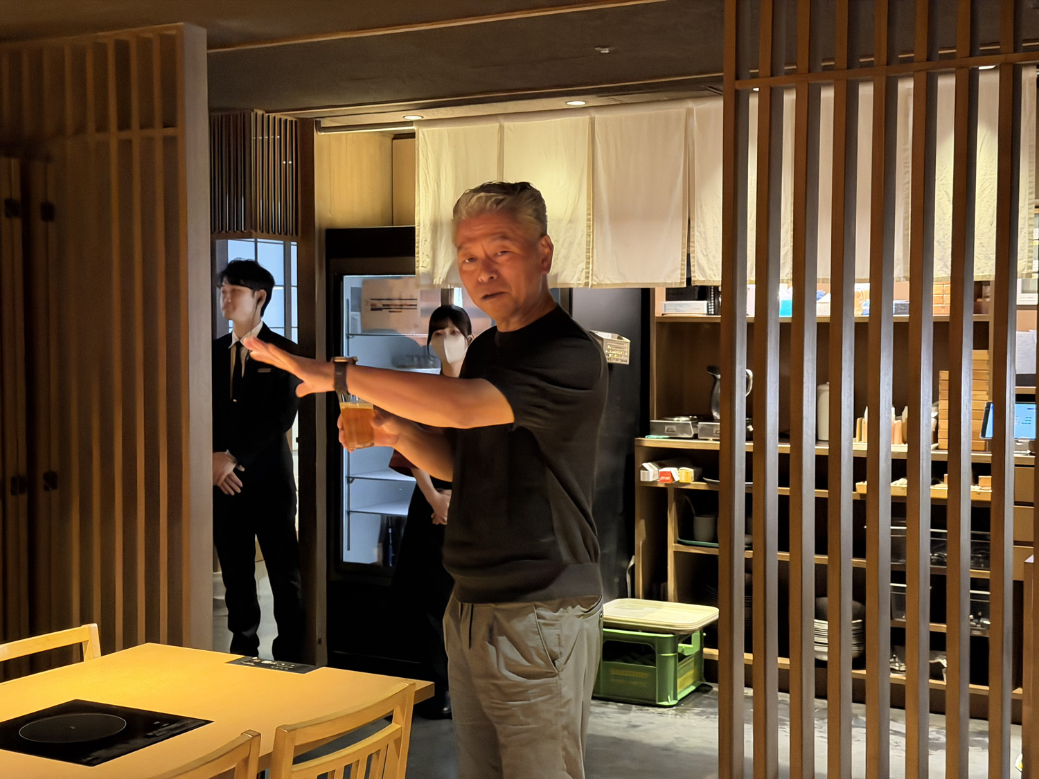 熱弁する亀原社長